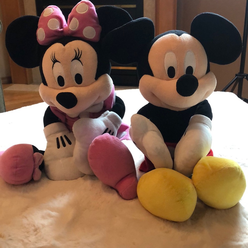 Mickey Mouse & Minnie Mouse